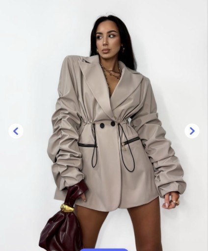 Zdjęcie oferty: Marynarka ,płaszczyk ściągana w tali La milla 