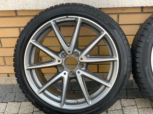 Zdjęcie oferty: Mercedes CLA AMG W117 A W176 Zima Pirelli DOT4816