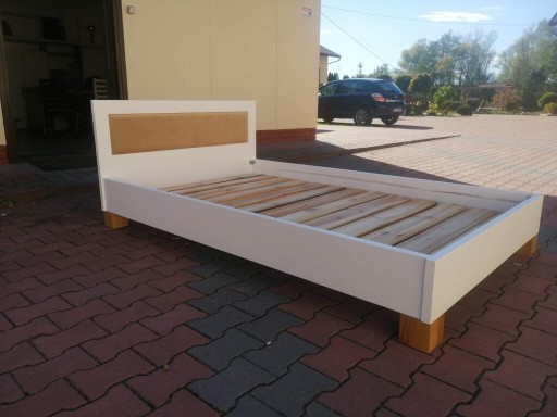 Zdjęcie oferty: Łóżko drewniane sosnowe białe 120x200