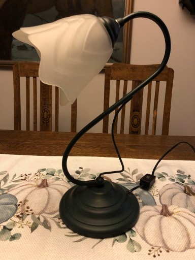 Zdjęcie oferty: Stylowa lampa na biurko - retro