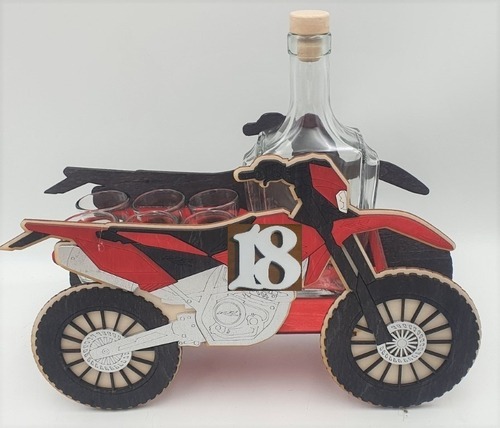 Zdjęcie oferty: karafka + 6 kieliszków MOTOR CROSS 18 urodziny