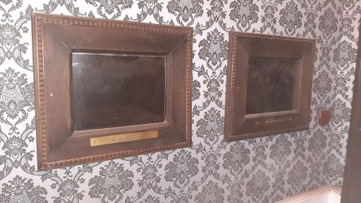 Zdjęcie oferty: Ekrany 15" wpuszczane w ścianę z drewnianą ramką 
