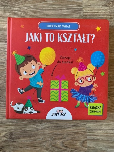 Zdjęcie oferty: książka z otwieranymi okienkami Odkrywam świat Jaki to kształt