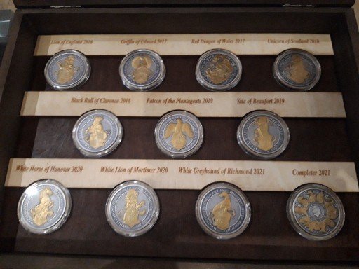 Zdjęcie oferty: Srebrne monety Bestie Królowej 11 monet antiq+gold