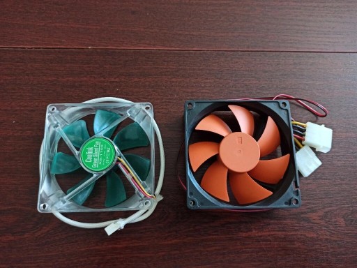 Zdjęcie oferty: Wentylator 80 THERMALTAKE czarny / pomarańczowy