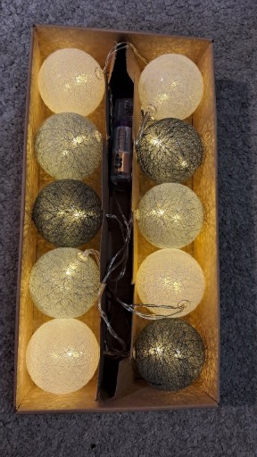 Zdjęcie oferty: Sznur świetlny 10 kul LED trzykolorowych