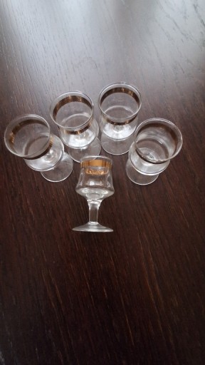 Zdjęcie oferty: 5 kieliszków ze złotą obwodach do wódki likieru