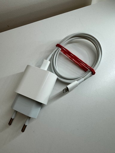 Zdjęcie oferty: Oryginalny Wtyk Sieciowy Apple 20W + kabel
