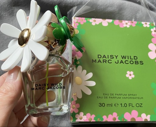 Zdjęcie oferty: MARC JACOBS Daisy Wild 30ml EDP ubytek używane 1 test