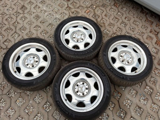 Zdjęcie oferty: Felgi z oponami do Mercedesa Komplet 4 sztuki OEM A208 401 00 02