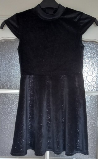 Zdjęcie oferty: Czarna elegancka sukienka C&A rozm 134/140cm