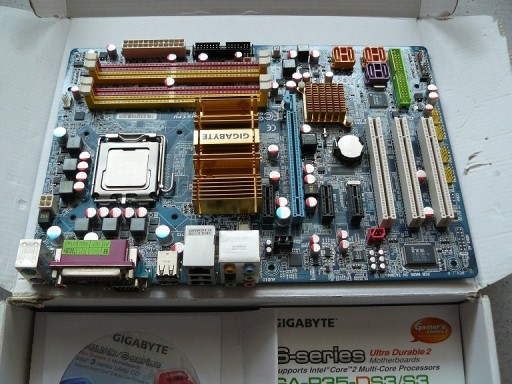 Zdjęcie oferty: Płyta główna Gigabyte GA-P35-DS3  plus procesor