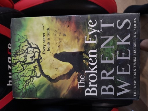 Zdjęcie oferty: Broken Eye:Book 3 serii lightbringer Brent Weeks