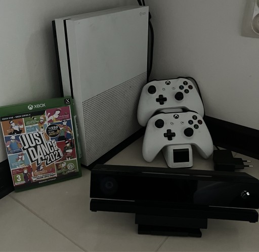 Zdjęcie oferty: Xbox One S + 2 Pady + Kinect+ Just Dance 
