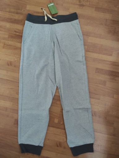 Zdjęcie oferty: NOWE Spodnie dresowe joggers pepperts! 134/140