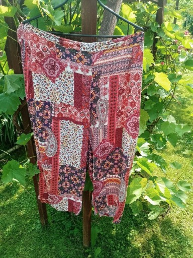 Zdjęcie oferty: Ciekawe spodnie na lato.