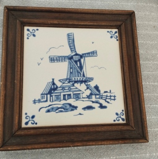 Zdjęcie oferty: Holenderska płytka “wiatrak” w drewnianek ramie