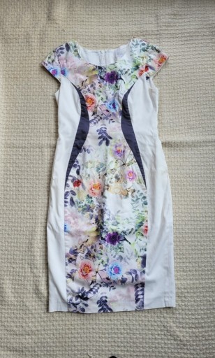 Zdjęcie oferty: Letnia sukienka z kwiatowym wzorem