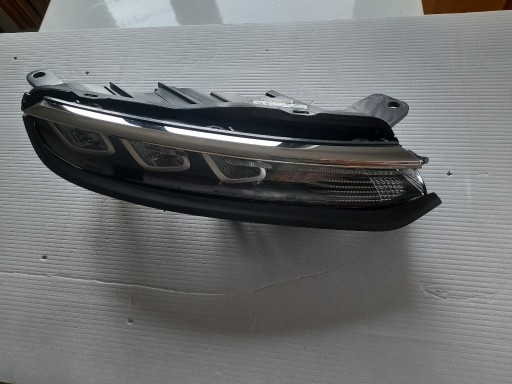 Zdjęcie oferty: LAMPA PRAWA LED DRL CITROEN C 3 III LIFT