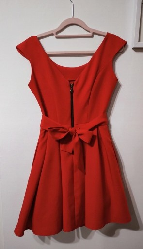 Zdjęcie oferty: Czerwona sukienka