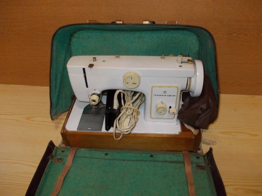 Zdjęcie oferty: Maszyna do szycia, walizkowa  CZAJKA 132 M