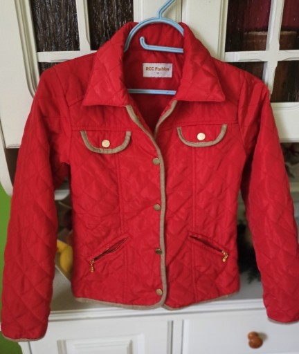 Zdjęcie oferty: Czerwona pikowana kurtka.