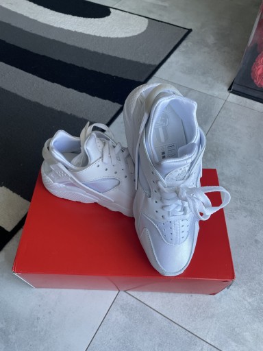 Zdjęcie oferty: Nike Huarache r.42.5 NOWE