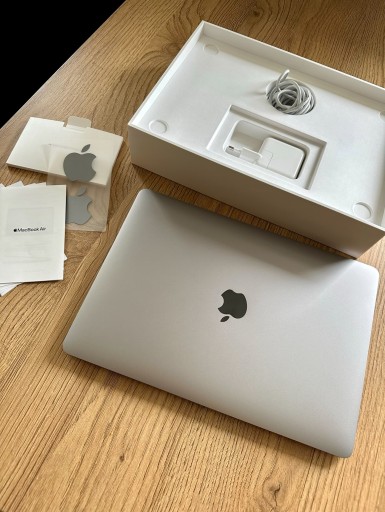 Zdjęcie oferty: MacBook Air 13-calowy 2020 Retina Space Gray