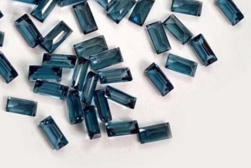 Zdjęcie oferty: Naturalny Topaz Bagieta London Blue 4 x 8  mm