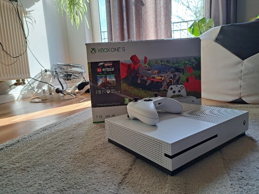 Zdjęcie oferty: Konsola XBOX One S 1 TB