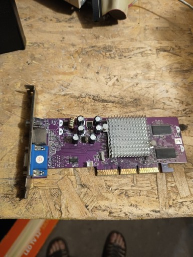 Zdjęcie oferty: Karta graficzna ATI Radeon 9200 SE 64mb sprawna