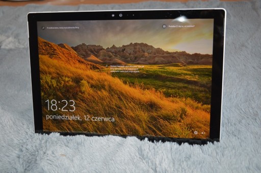 Zdjęcie oferty: Microsoft Surface Pro 4 M3-6Y30-4GB-SSD128GB-2736 x 1824-Win10Pro +etui