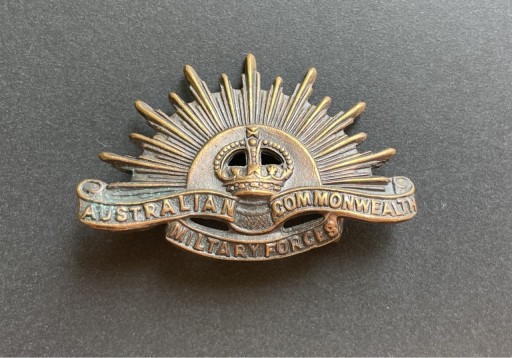 Zdjęcie oferty: Odznaka Australian Commonwealth Military Forces Australia II WŚ mini