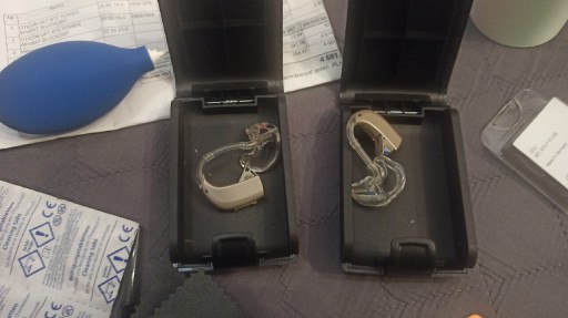 Zdjęcie oferty: Zestaw aparaty słuchowe oticon  bte power 