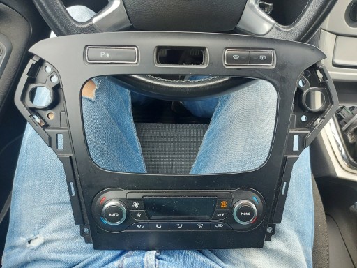 Zdjęcie oferty: Ramka radia, panel, przyciski Ford Mondeo MK4 Lift