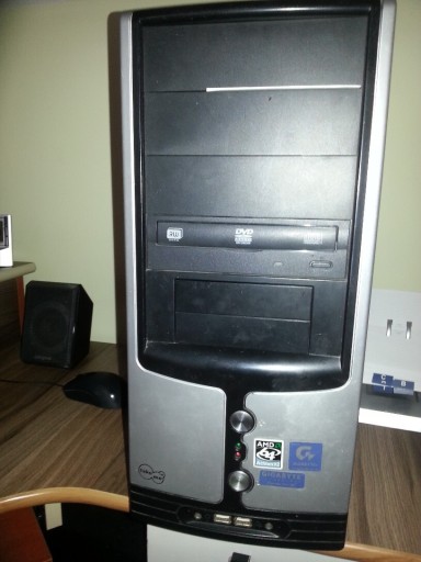 Zdjęcie oferty: Komputer athlon64 X3 z monitorem