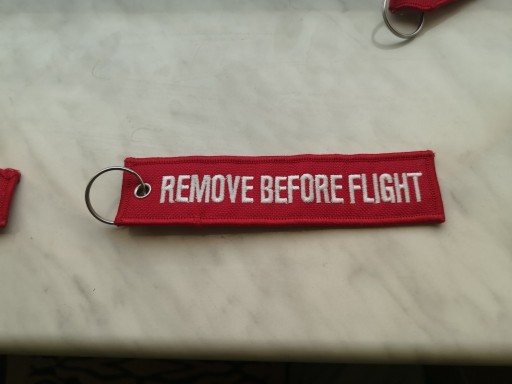 Zdjęcie oferty: zawieszka Remove before flight