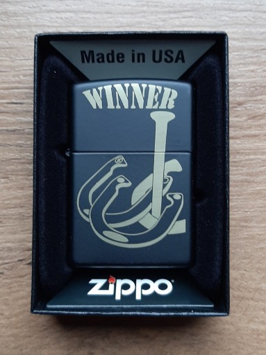 Zdjęcie oferty: Nowa zapalniczka Zippo USA Horseshoes 