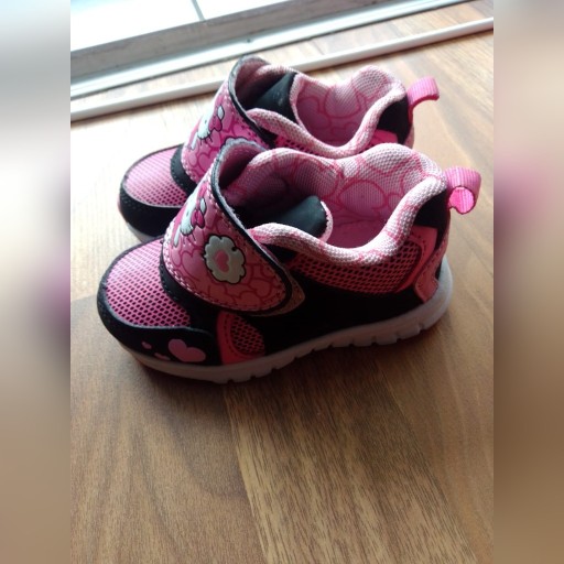 Zdjęcie oferty: Adidasy hello kitty rozmiar 21 dla dziewczynki co 