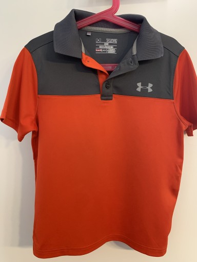 Zdjęcie oferty: Koszulka polo Under Armour YSM 7-8 lat