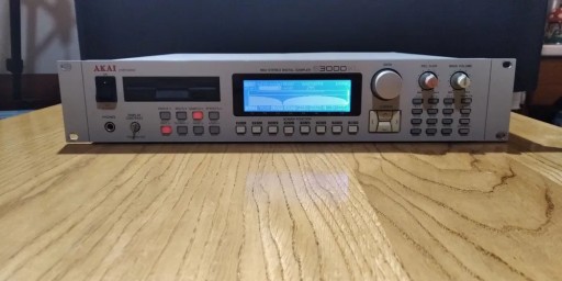 Zdjęcie oferty: Sampler Akai S3000XL jak Mpc 2000xl stan bdb OKAZJA