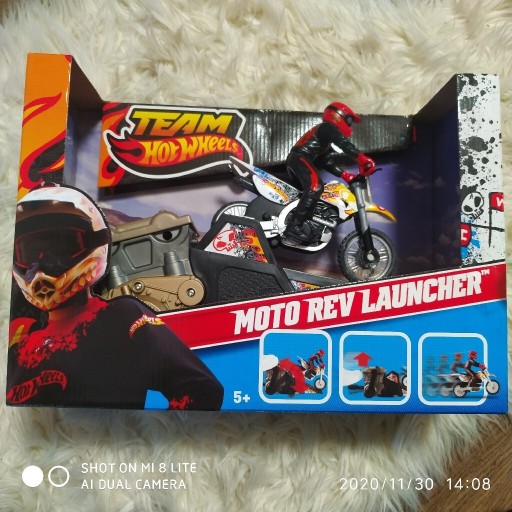 Zdjęcie oferty: HotWheels Team Moto rev launcher 