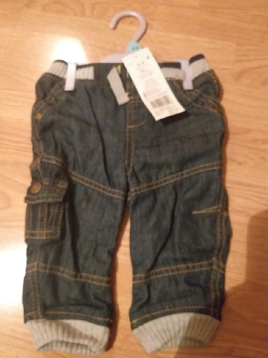 Zdjęcie oferty: Spodnie jeansowe roz 74 nowe F&F polecam