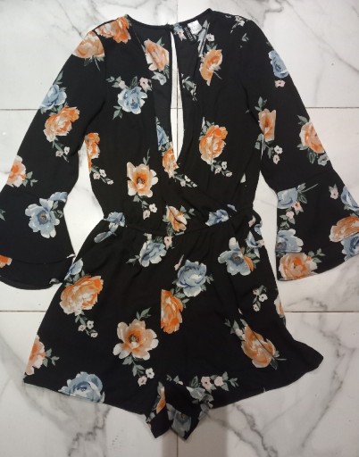 Zdjęcie oferty: Czarny kombinezon w kwiaty, rozm. 38 M, H&M