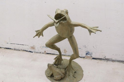 Zdjęcie oferty: plująca żaba z ważką FONTANNA figura z brązu