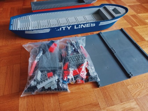 Zdjęcie oferty: LEGO 7994 statek kontenerowiec City lines port