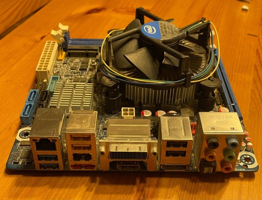 Zdjęcie oferty: Płyta główna Intel DH77DF + procesor i3-3225