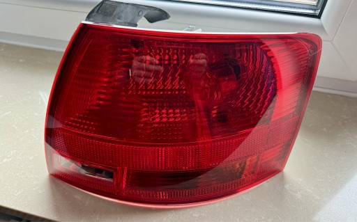 Zdjęcie oferty: Lampa tył prawa Audi A4 8E9 kombi orginal 04-08