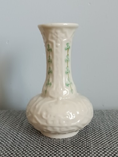 Zdjęcie oferty: Irlandzki wazonik " Shamrock" firmy Belleek Unikat