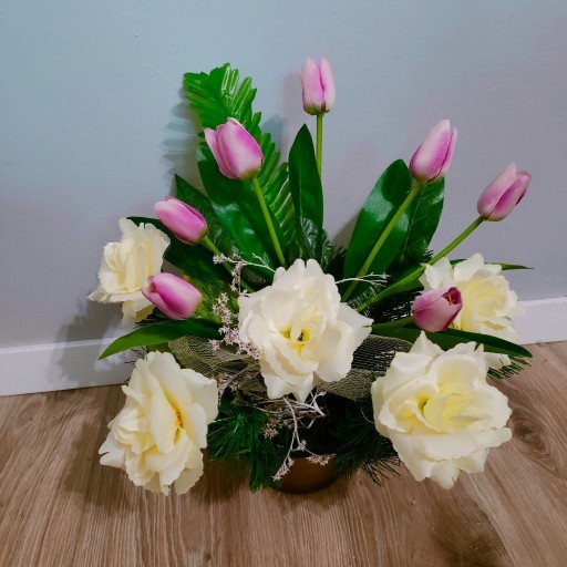 Zdjęcie oferty: stroik wielkanocny, nagrobny, róże, tulipany
